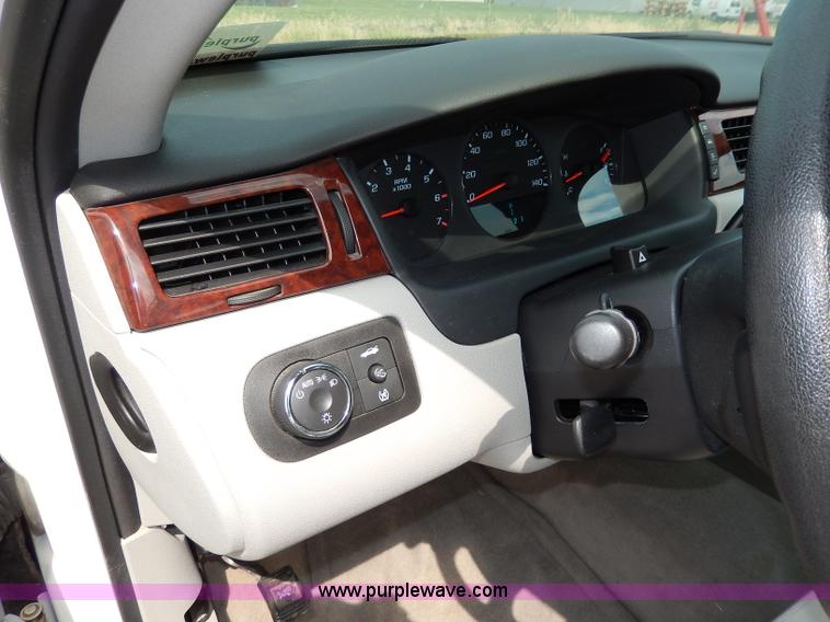 image for item H3028 2008 Chevrolet Impala LS