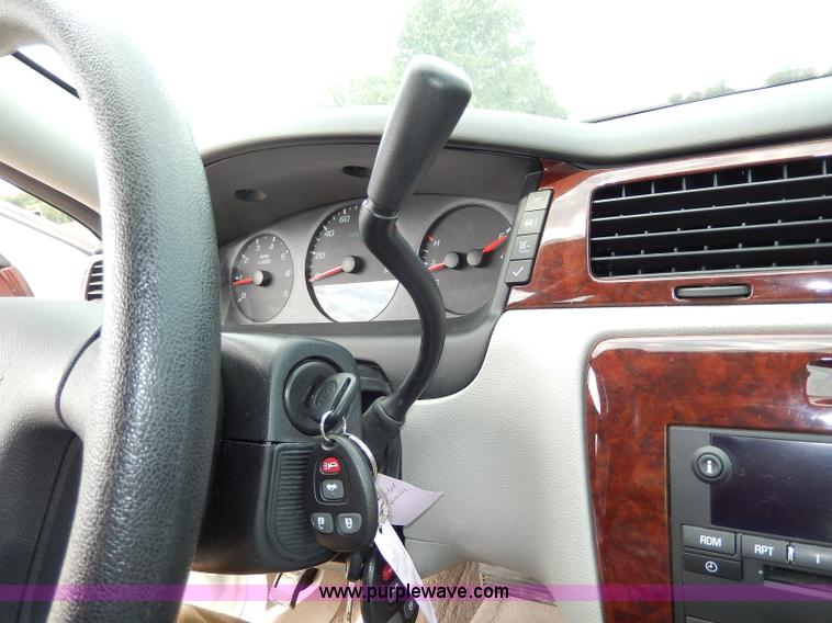 image for item H3028 2008 Chevrolet Impala LS