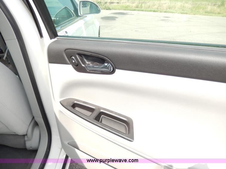 image for item H3028 2008 Chevrolet Impala LS