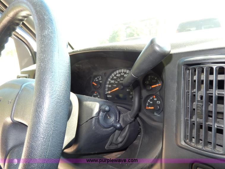 image for item H3035 2003 Chevrolet Express 1500 van