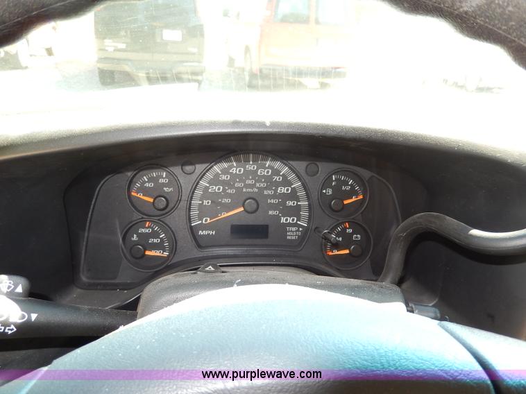 image for item H3035 2003 Chevrolet Express 1500 van