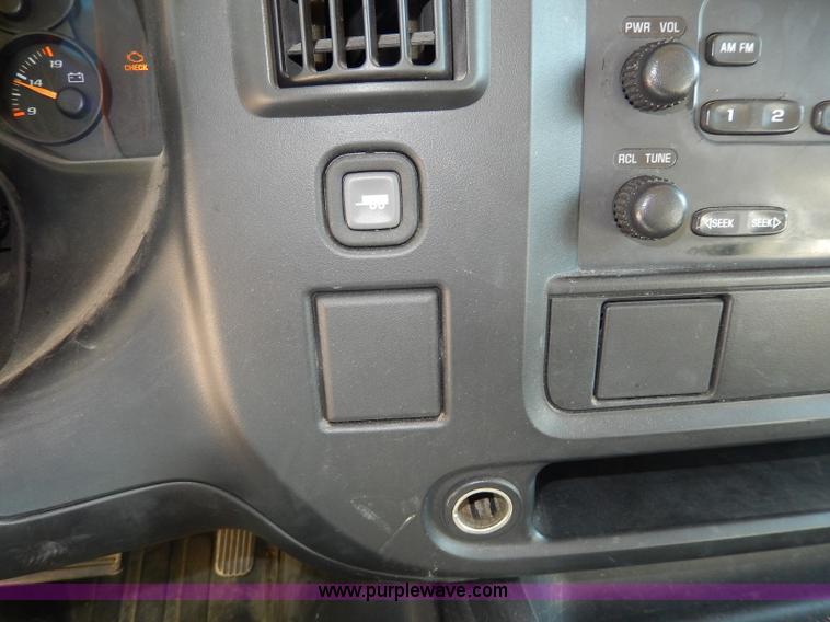 image for item H3035 2003 Chevrolet Express 1500 van