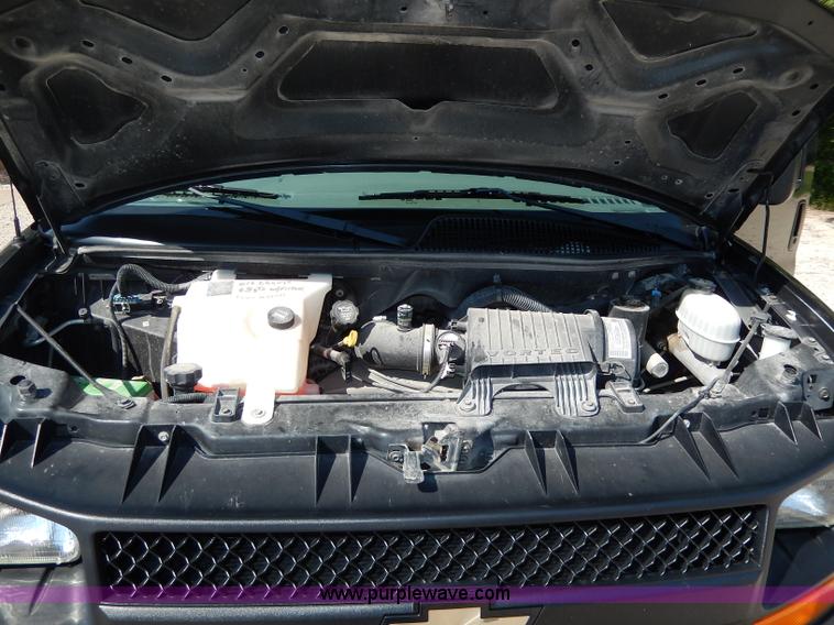 image for item H3035 2003 Chevrolet Express 1500 van