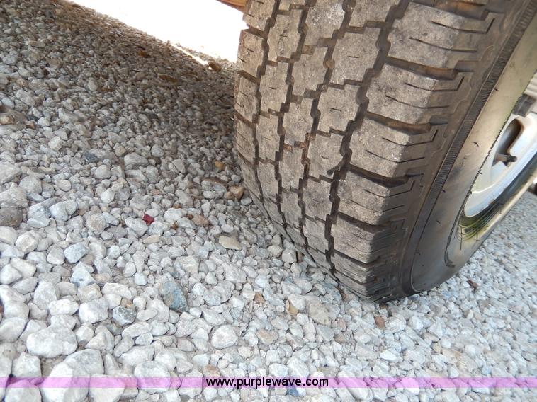 image for item H3035 2003 Chevrolet Express 1500 van