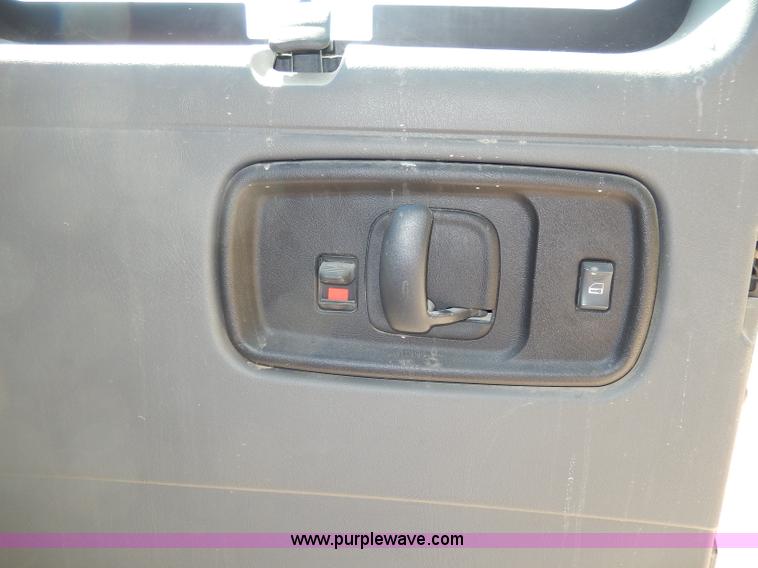 image for item H3035 2003 Chevrolet Express 1500 van