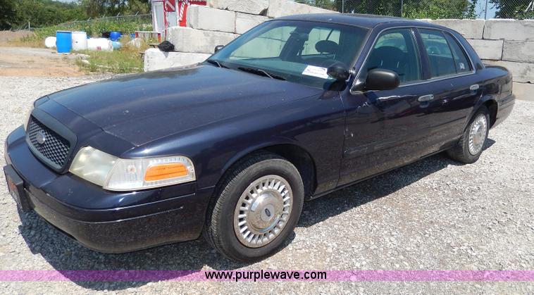 image for item H3042 2002 Ford Crown Victoria Police Interceptor