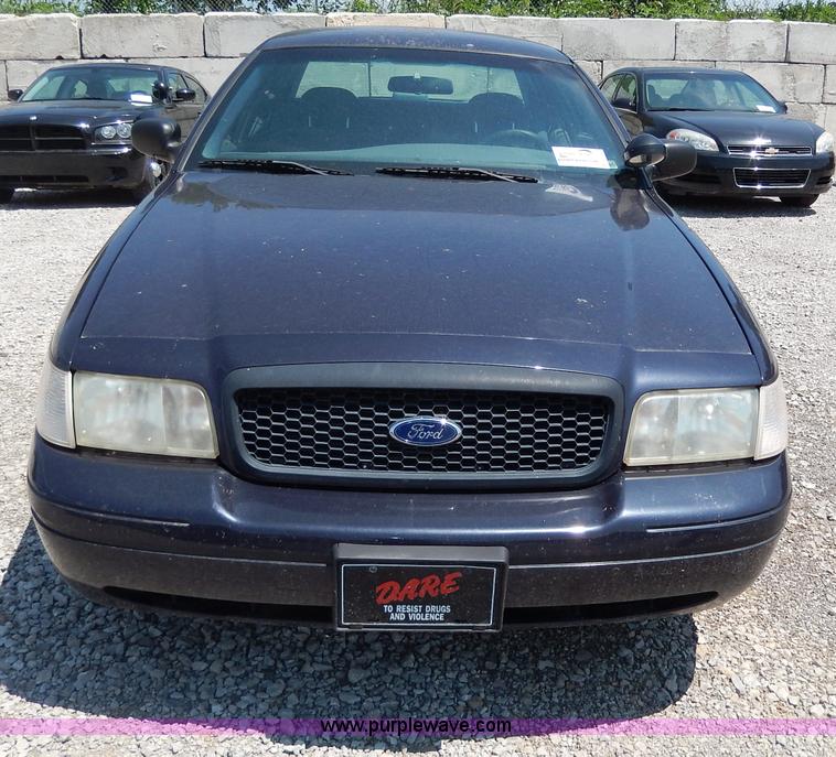 image for item H3042 2002 Ford Crown Victoria Police Interceptor