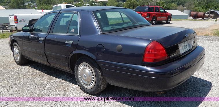 image for item H3042 2002 Ford Crown Victoria Police Interceptor