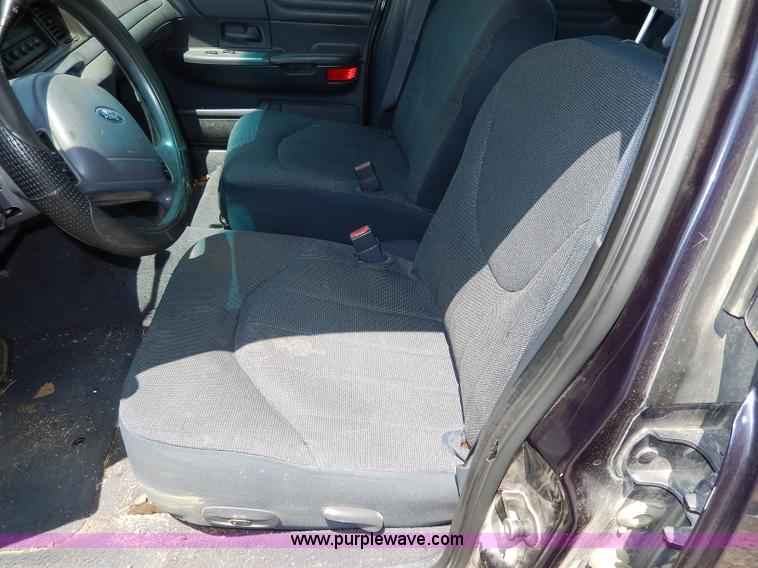 image for item H3042 2002 Ford Crown Victoria Police Interceptor