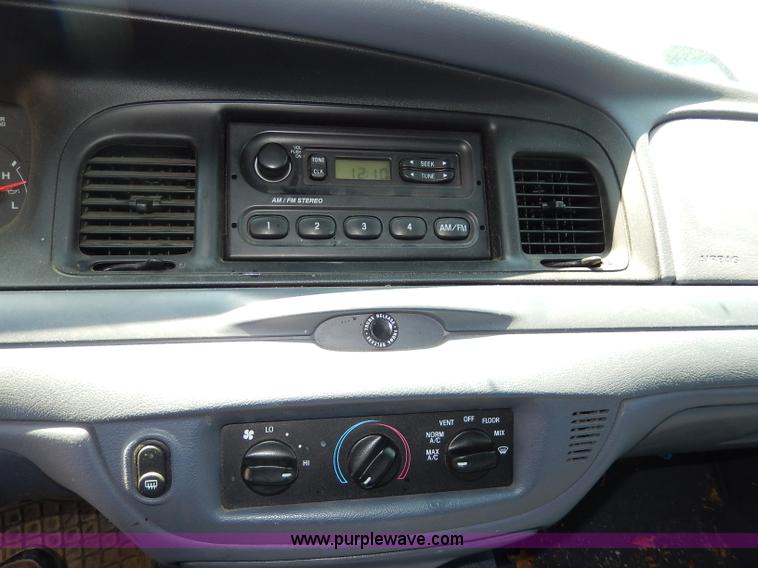 image for item H3042 2002 Ford Crown Victoria Police Interceptor