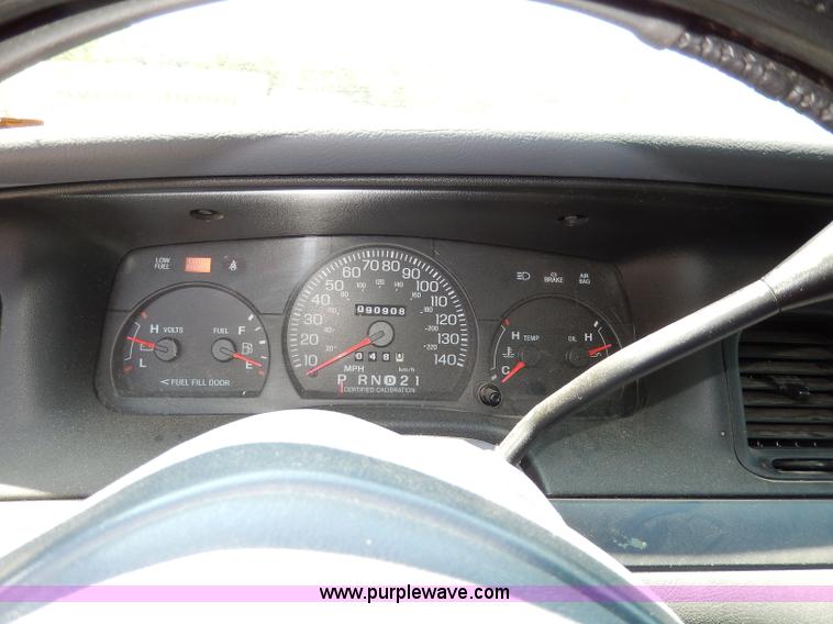 image for item H3042 2002 Ford Crown Victoria Police Interceptor
