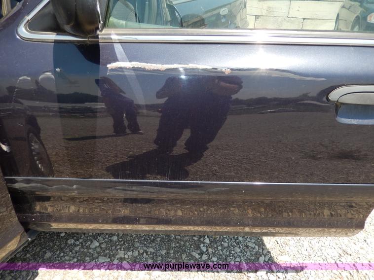 image for item H3042 2002 Ford Crown Victoria Police Interceptor