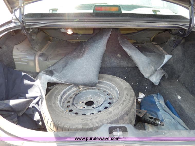 image for item H3042 2002 Ford Crown Victoria Police Interceptor