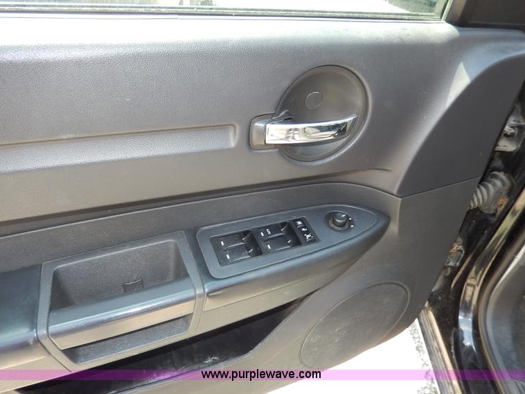 image for item H3043 2010 Dodge Charger