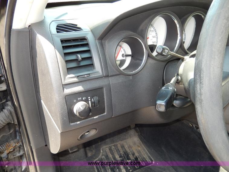 image for item H3043 2010 Dodge Charger