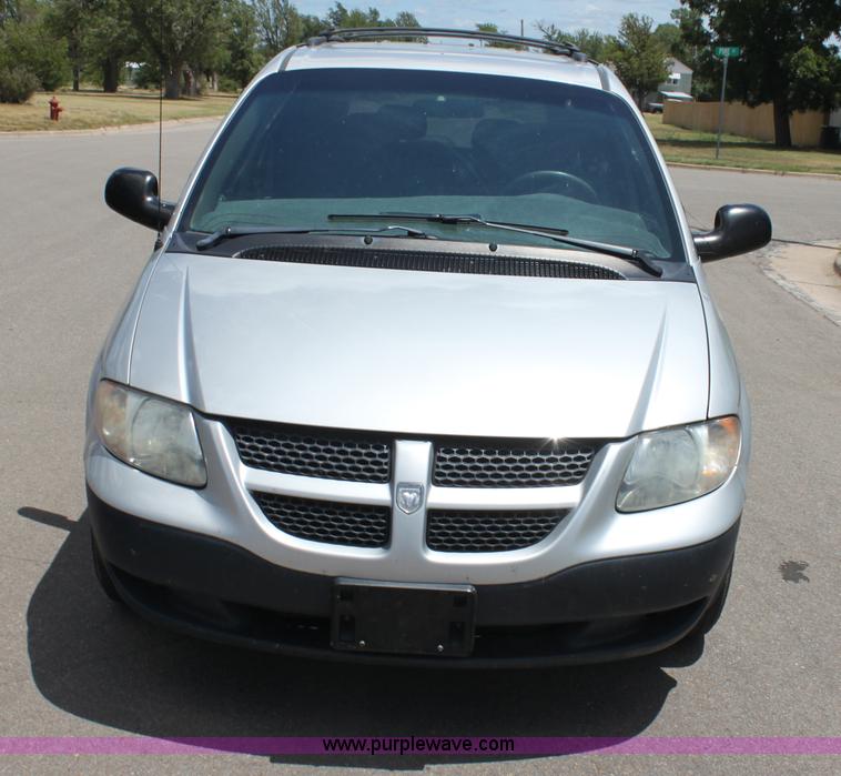 image for item H7380 2001 Dodge Caravan SE minivan