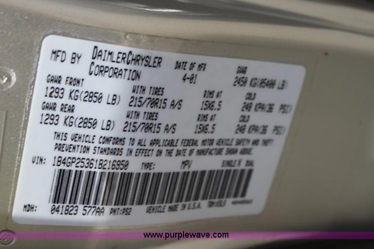 image for item H7380 2001 Dodge Caravan SE minivan