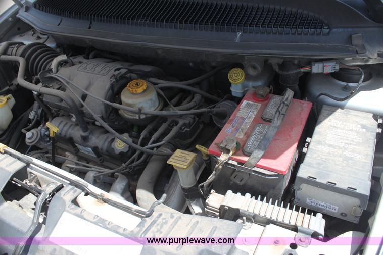 image for item H7380 2001 Dodge Caravan SE minivan