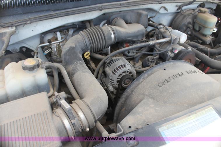 image for item H7381 2000 Chevrolet Silverado 1500 Ext. Cab pickup truck