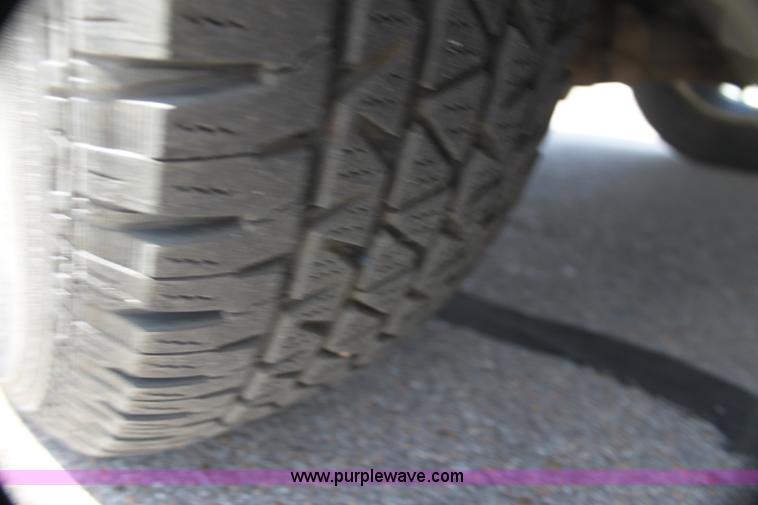 image for item H7381 2000 Chevrolet Silverado 1500 Ext. Cab pickup truck