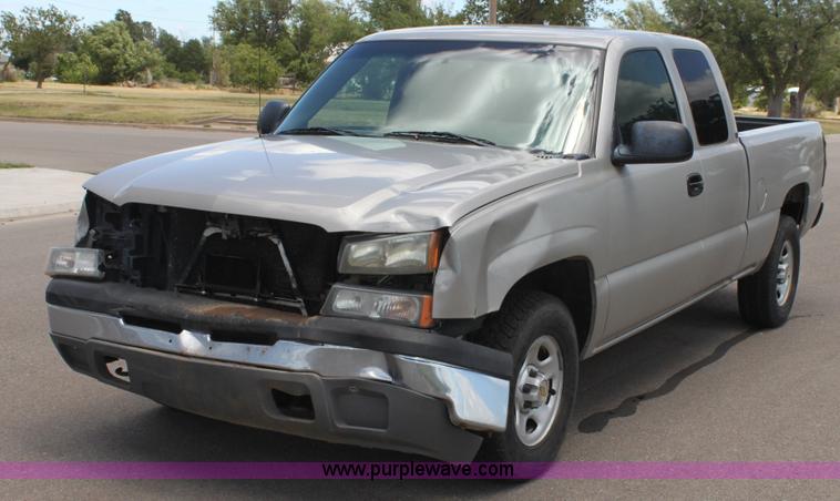 image for item H7382 2004 Chevrolet Silverado 1500 Ext. Cab pickup truck