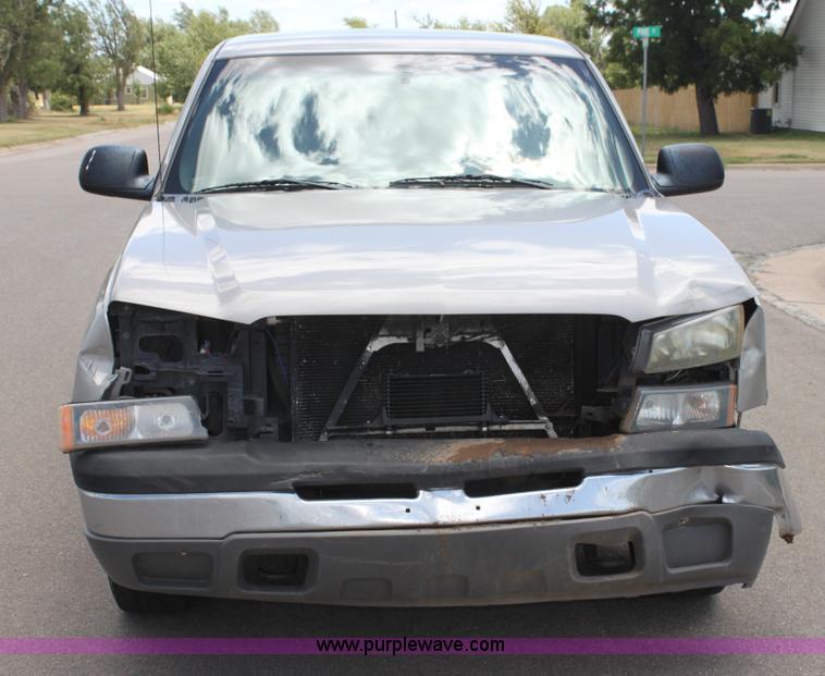 image for item H7382 2004 Chevrolet Silverado 1500 Ext. Cab pickup truck