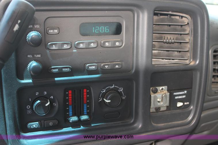 image for item H7382 2004 Chevrolet Silverado 1500 Ext. Cab pickup truck