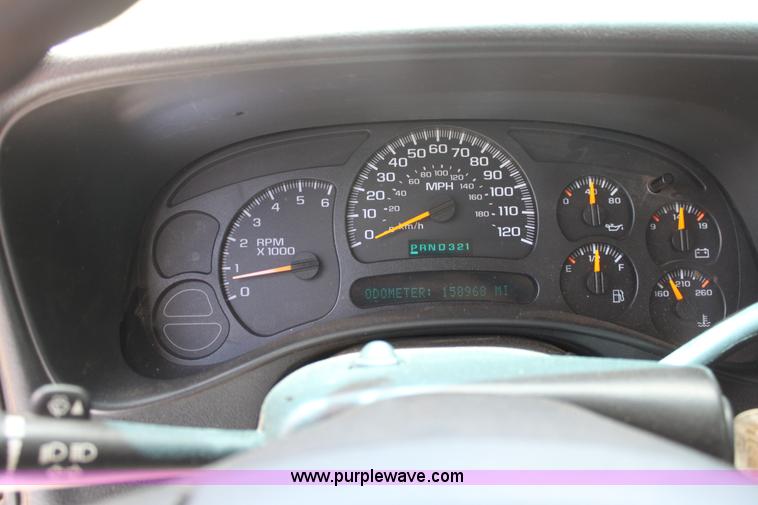 image for item H7382 2004 Chevrolet Silverado 1500 Ext. Cab pickup truck