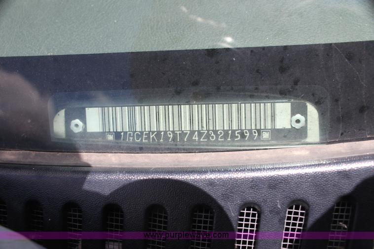 image for item H7382 2004 Chevrolet Silverado 1500 Ext. Cab pickup truck