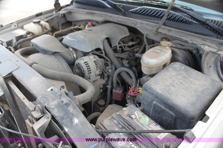 image for item H7382 2004 Chevrolet Silverado 1500 Ext. Cab pickup truck