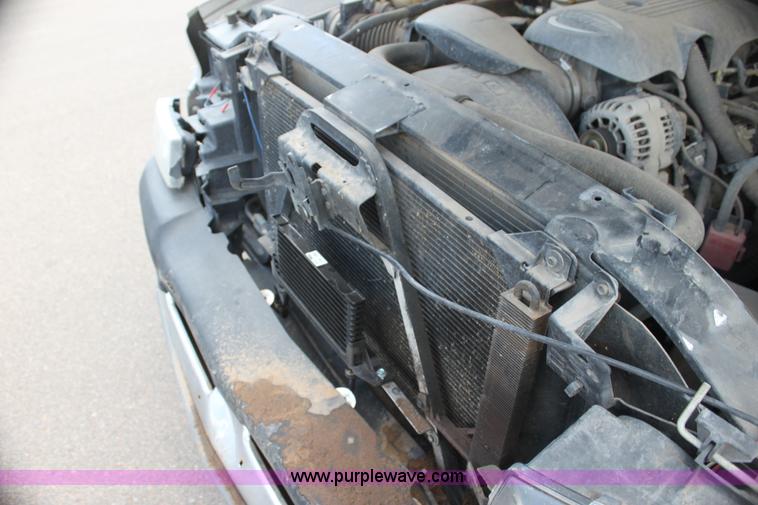 image for item H7382 2004 Chevrolet Silverado 1500 Ext. Cab pickup truck