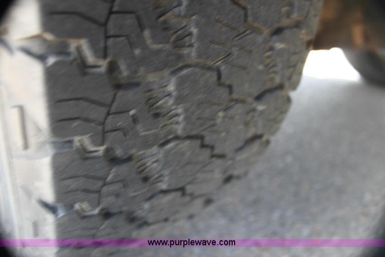 image for item H7382 2004 Chevrolet Silverado 1500 Ext. Cab pickup truck