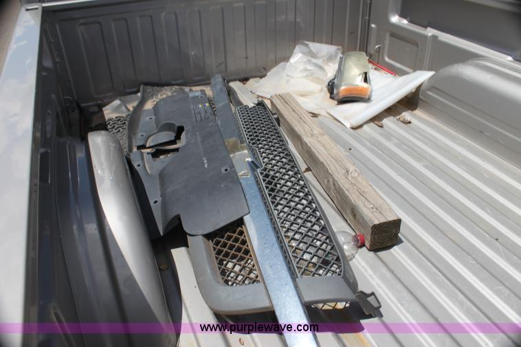 image for item H7382 2004 Chevrolet Silverado 1500 Ext. Cab pickup truck