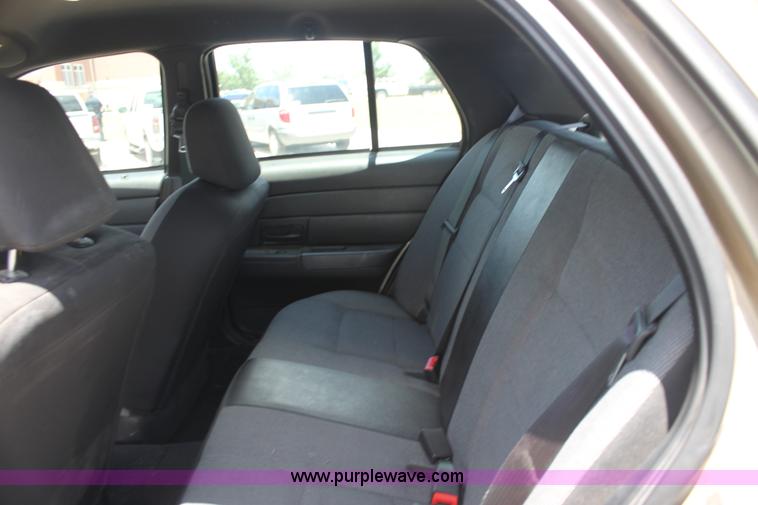 image for item H7383 2007 Ford Crown Victoria Police Interceptor