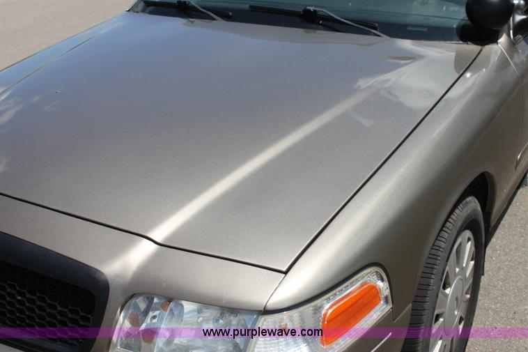 image for item H7383 2007 Ford Crown Victoria Police Interceptor