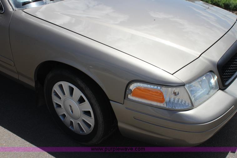 image for item H7383 2007 Ford Crown Victoria Police Interceptor