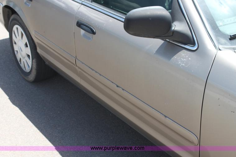 image for item H7383 2007 Ford Crown Victoria Police Interceptor