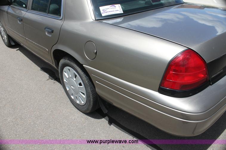 image for item H7383 2007 Ford Crown Victoria Police Interceptor
