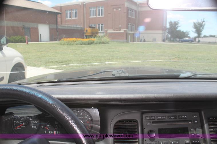 image for item H7383 2007 Ford Crown Victoria Police Interceptor