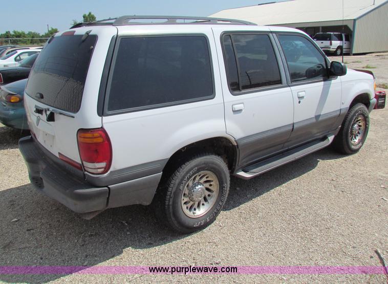 image for item H7395 1998 Mercury Mountaineer SUV