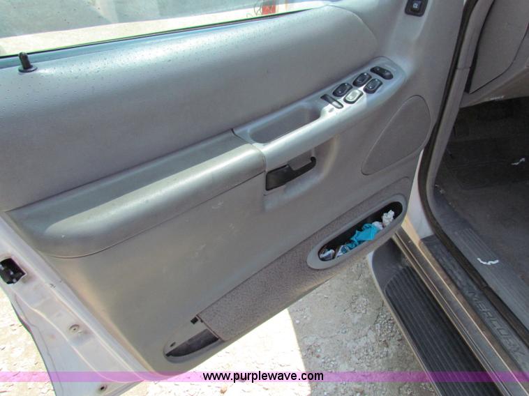 image for item H7395 1998 Mercury Mountaineer SUV