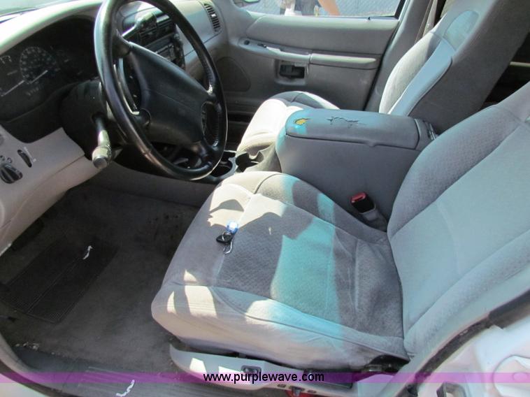 image for item H7395 1998 Mercury Mountaineer SUV