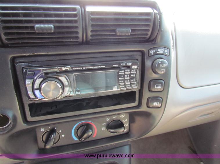 image for item H7395 1998 Mercury Mountaineer SUV