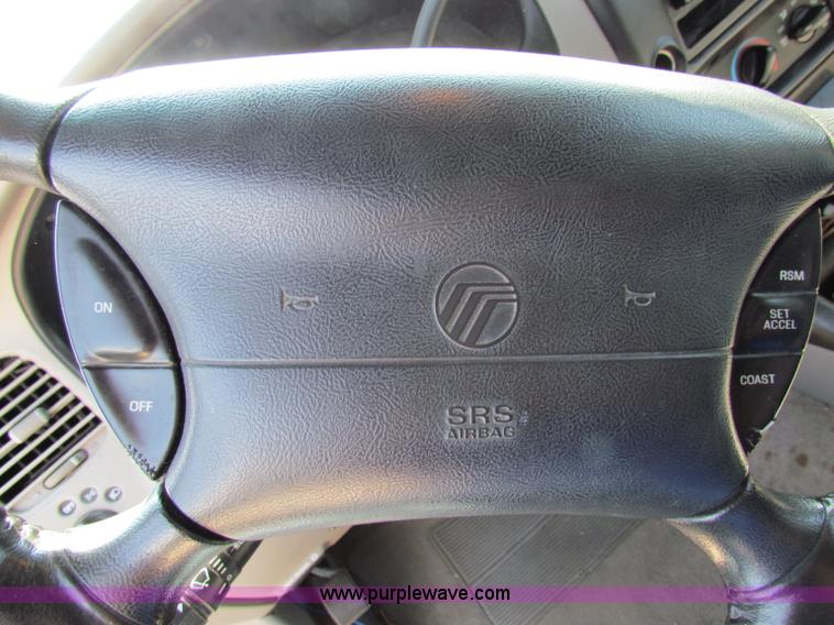 image for item H7395 1998 Mercury Mountaineer SUV