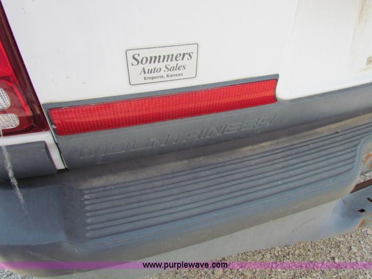 image for item H7395 1998 Mercury Mountaineer SUV