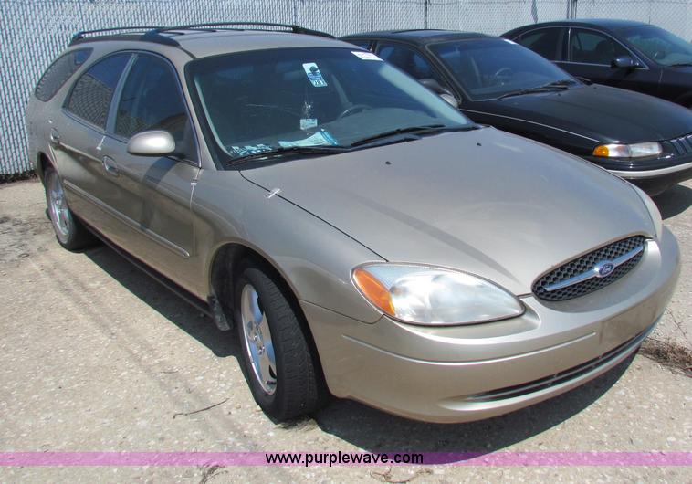image for item H7397 2001 Ford Taurus SE