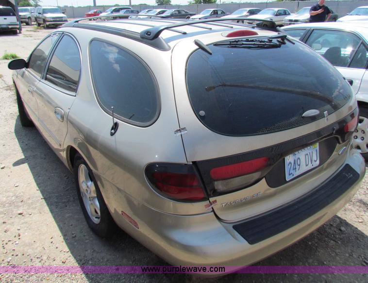 image for item H7397 2001 Ford Taurus SE