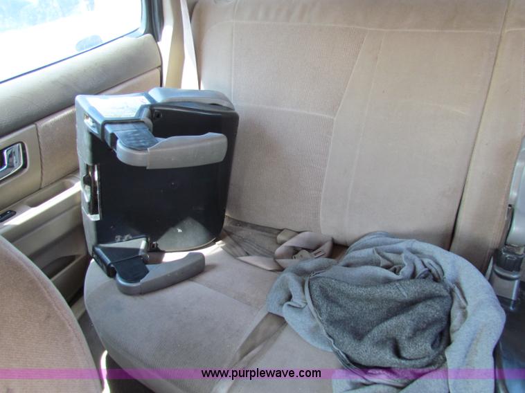 image for item H7397 2001 Ford Taurus SE