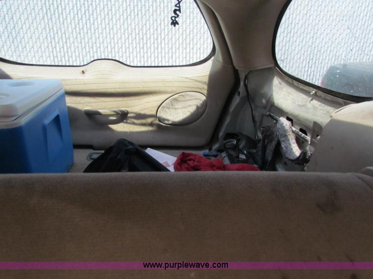 image for item H7397 2001 Ford Taurus SE