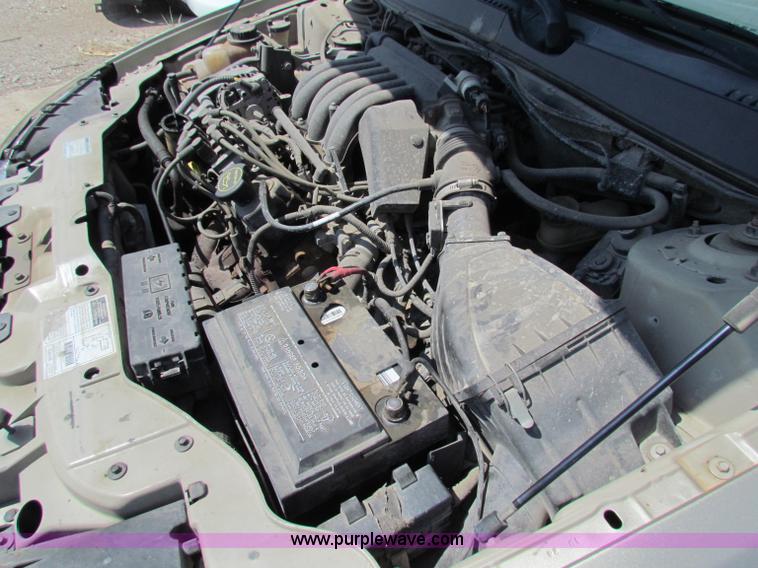 image for item H7397 2001 Ford Taurus SE